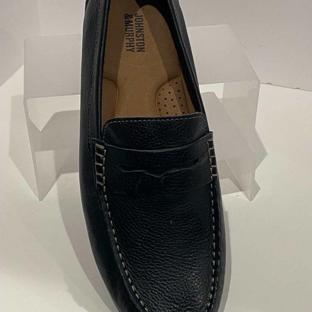 Men’s Johnston & Murphy Leather Loafers / Size 9.5 / Gently pre-owned / Black